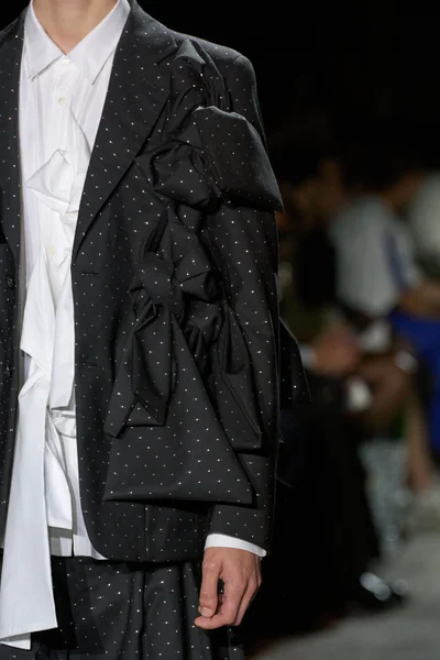 Look 80
